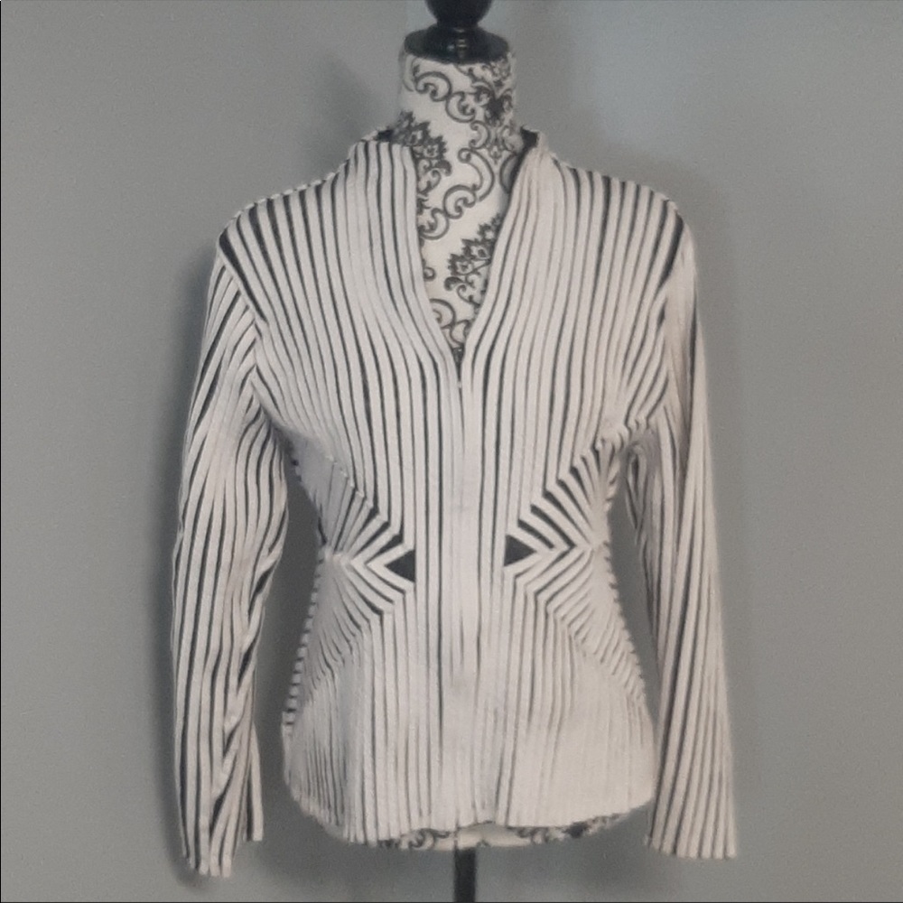 Alexandra Rosati Black&White,Unique looking Blazer